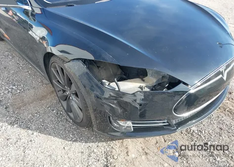 2014 Tesla Model S from USA, damaged, VIN 5YJSA1S19EFP45680